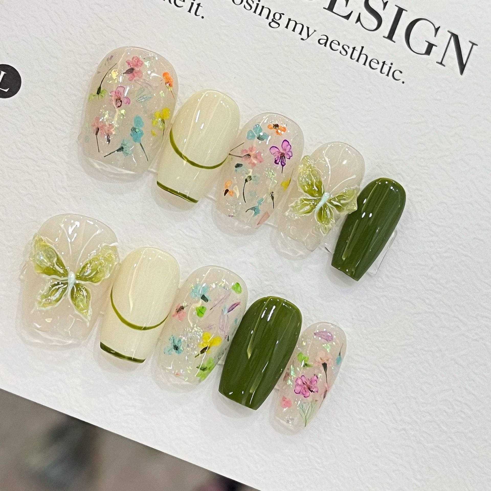 Nail Art French - 10 шт. накладных ногтей «Бабочка-цветок», средней